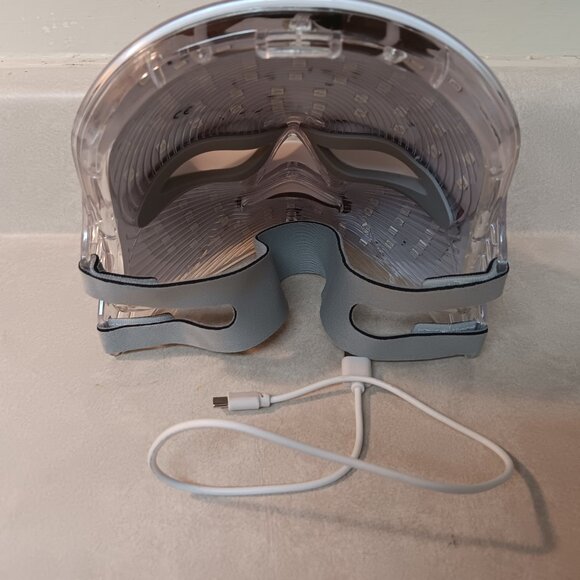 LED Beauty Face Mask Rejuvenating Skincare Preowned - Picture 3 of 10